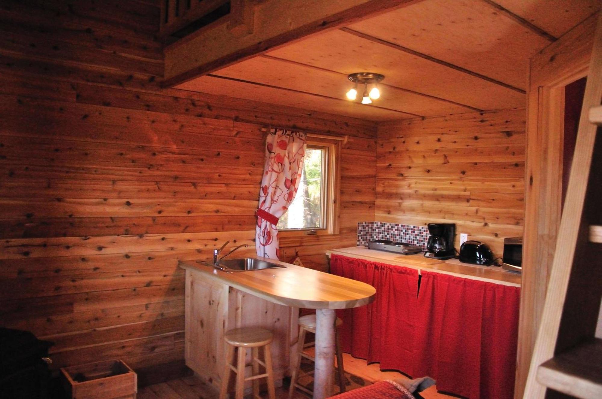 Les Cabanes Du Trappeur Wentworth-Nord Экстерьер фото